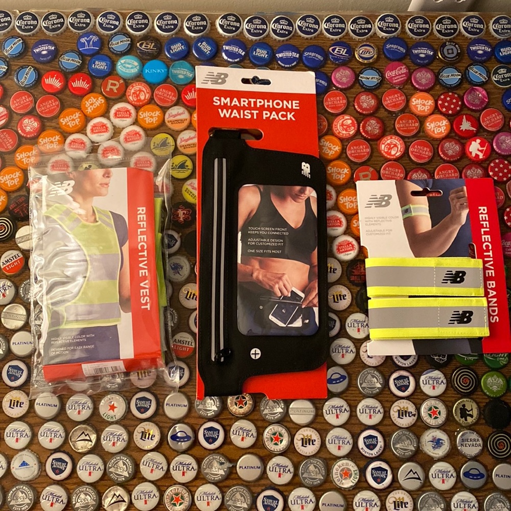 New balance iPhone waist pack / reflective running gear